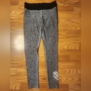 PINK yoga gray leggings. GUC. Women's small. TTS.